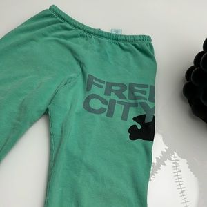 Free city sweatpants green